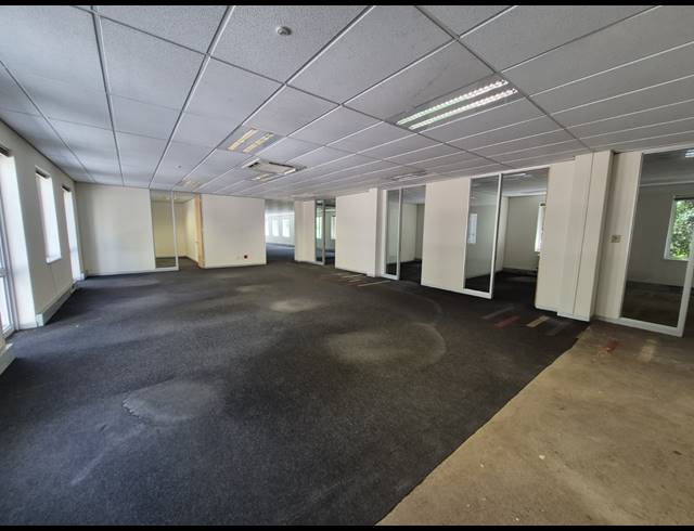 606M² OFFICE TO LET IN SANDTON CENTRAL